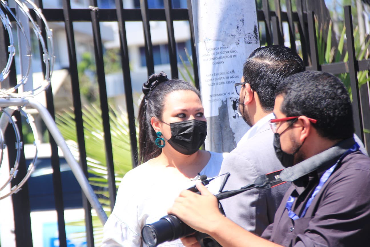 Diputados del FMLN abandonan sus curules para apoyar manifestación a favor del aborto diputados-del-fmln-abandonan-sus-curules-para-apoyar-manifestacion-a-favor-del-aborto